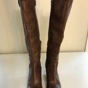 Guess brown boots.